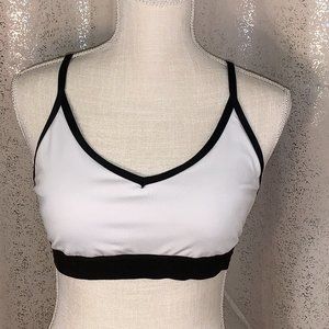 PINK Victoria's Secret Ultimate-Ultimate Lightly Lined Sport Bra White/Black LG